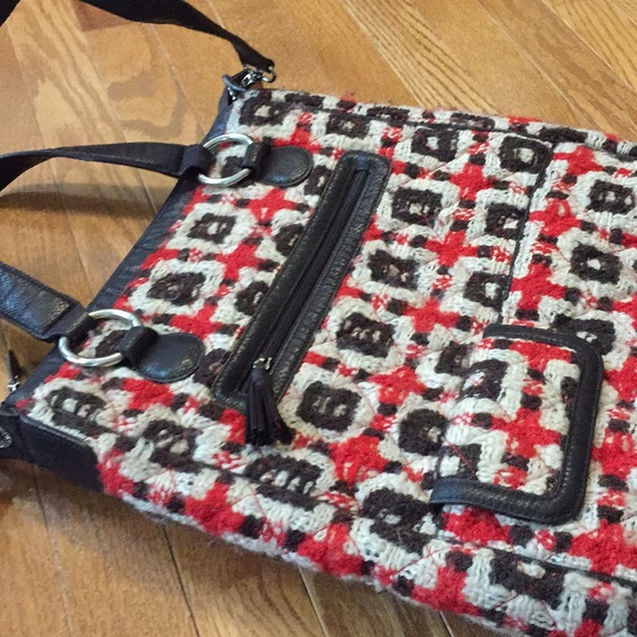 VERA BRADLEY WOOLY TOTE! (A25) - Picture 2 of 5